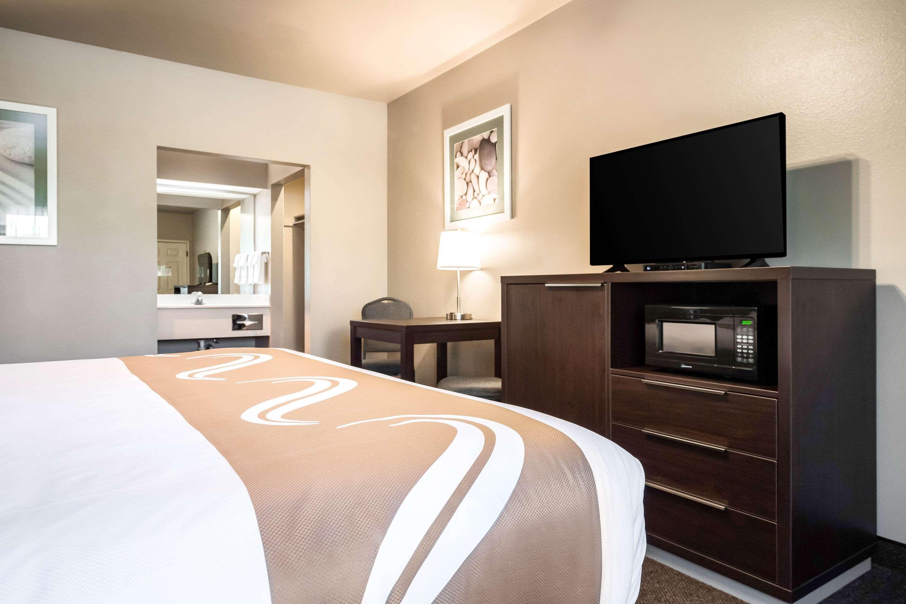 Quality Inn & Suites Bainbridge Island Экстерьер фото