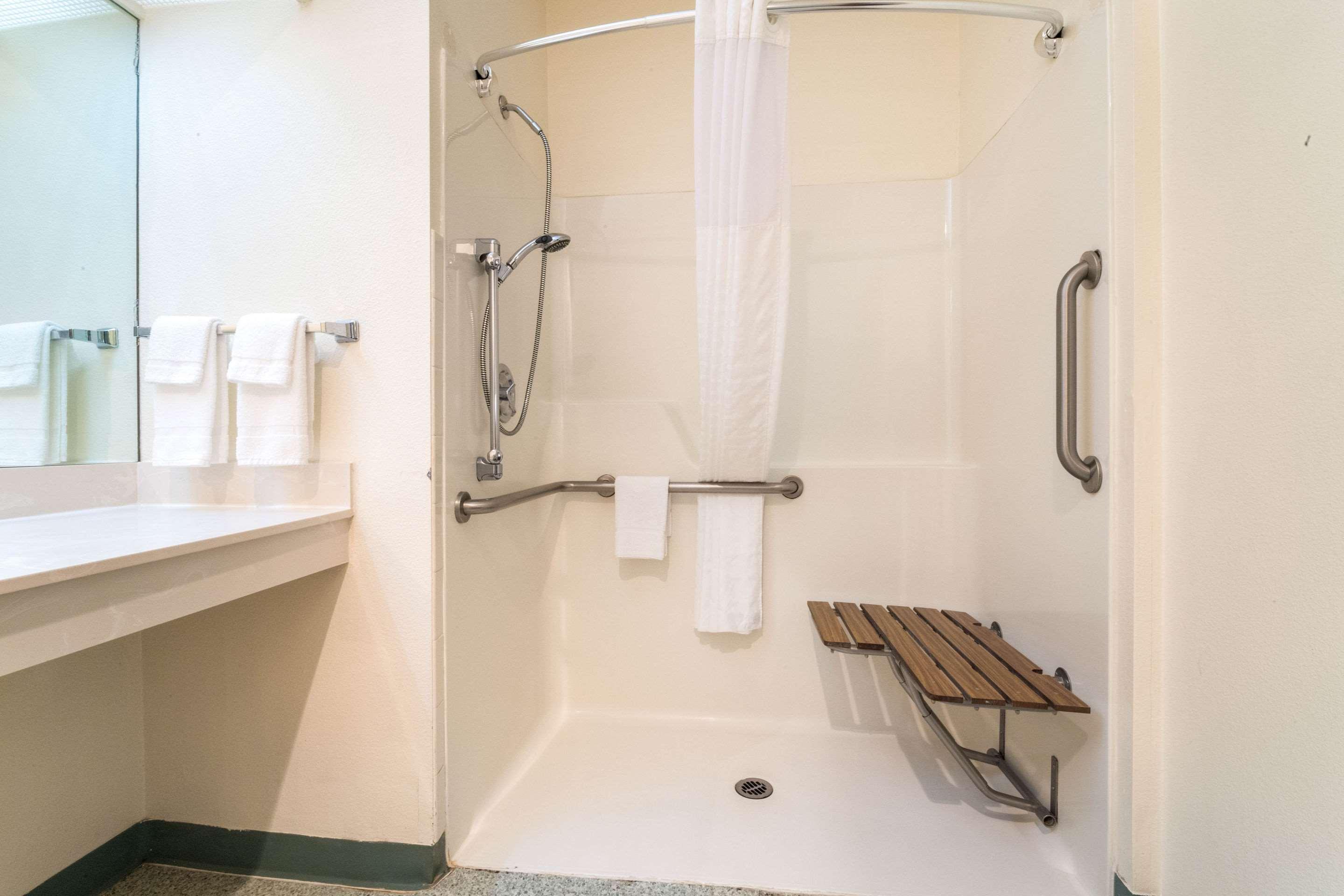Quality Inn & Suites Bainbridge Island Экстерьер фото