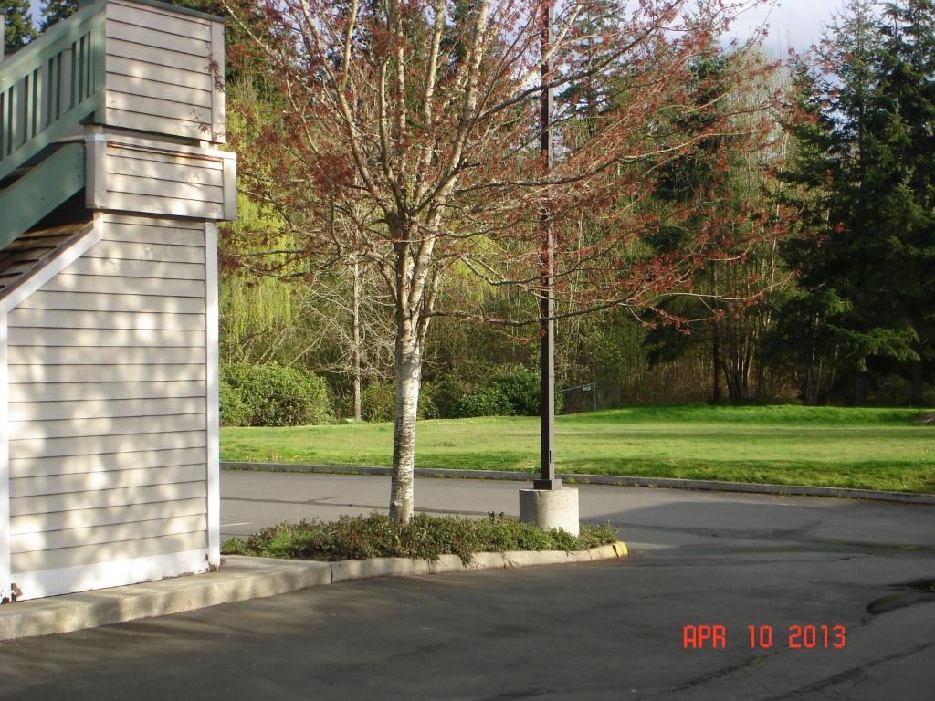 Quality Inn & Suites Bainbridge Island Экстерьер фото