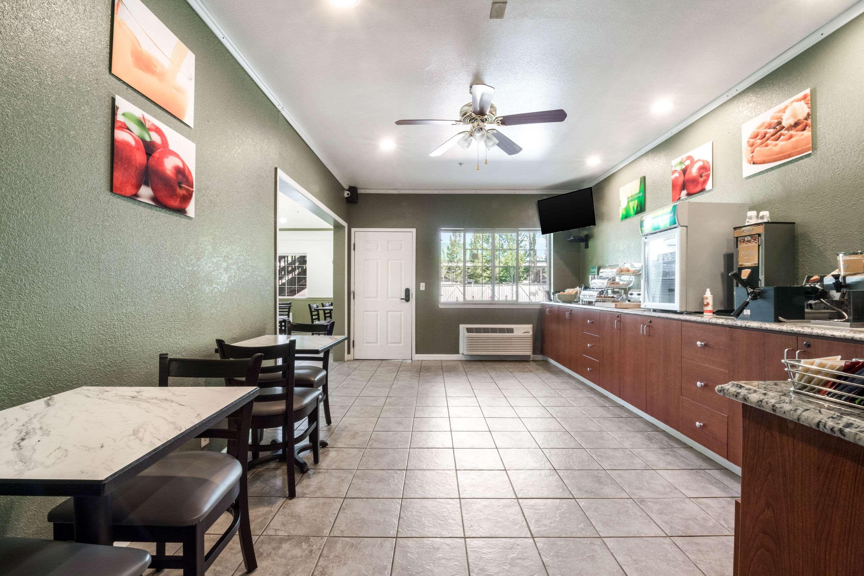 Quality Inn & Suites Bainbridge Island Экстерьер фото