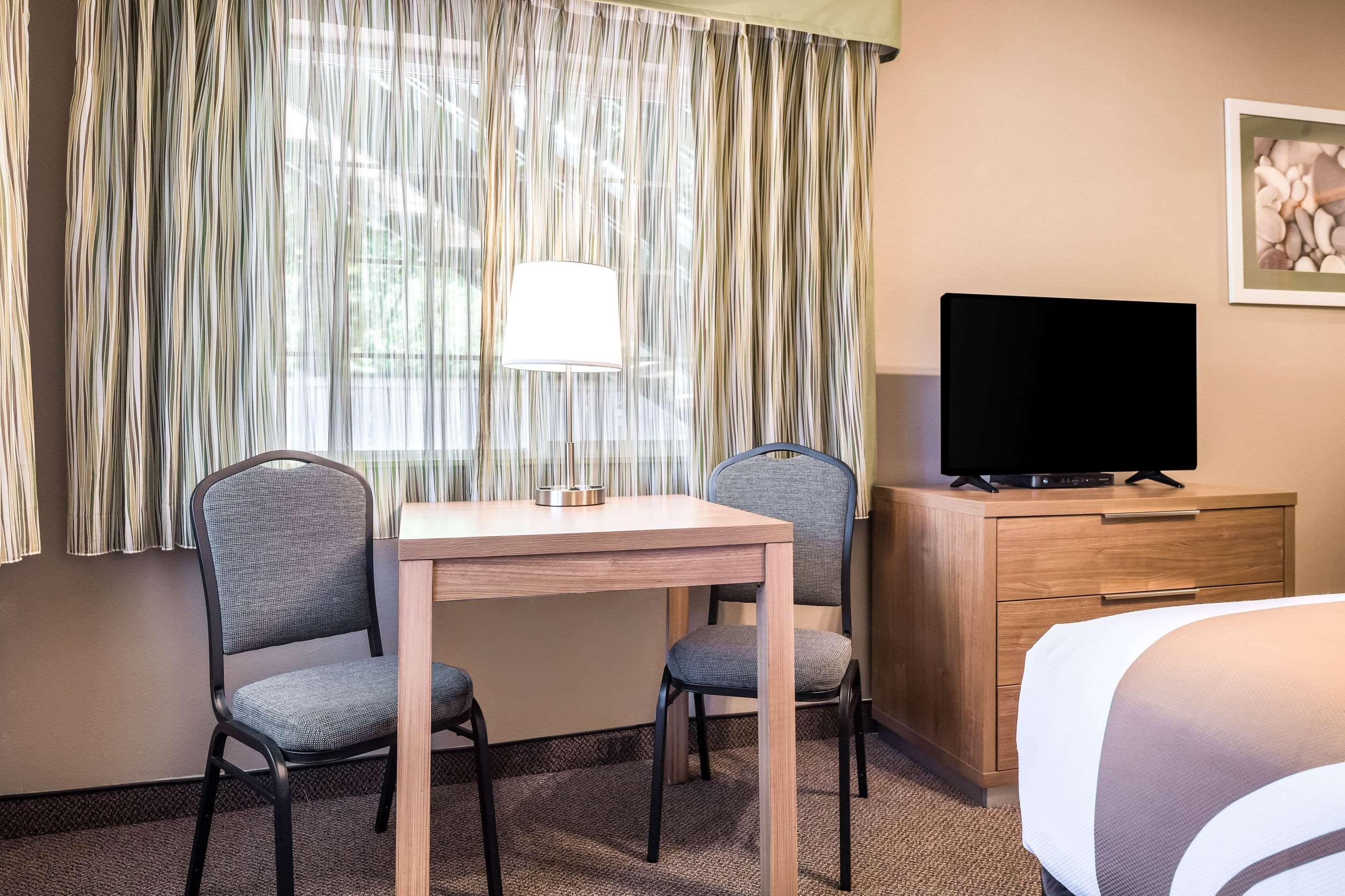 Quality Inn & Suites Bainbridge Island Экстерьер фото