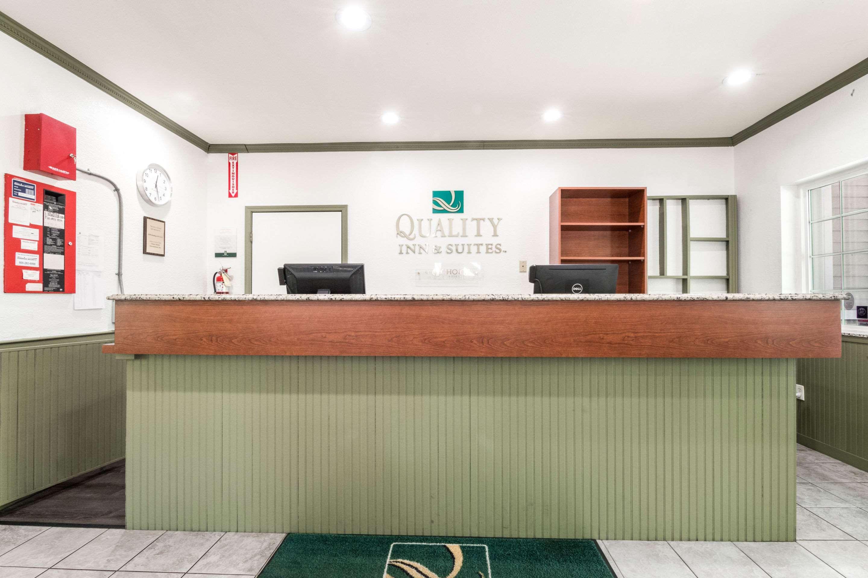 Quality Inn & Suites Bainbridge Island Экстерьер фото